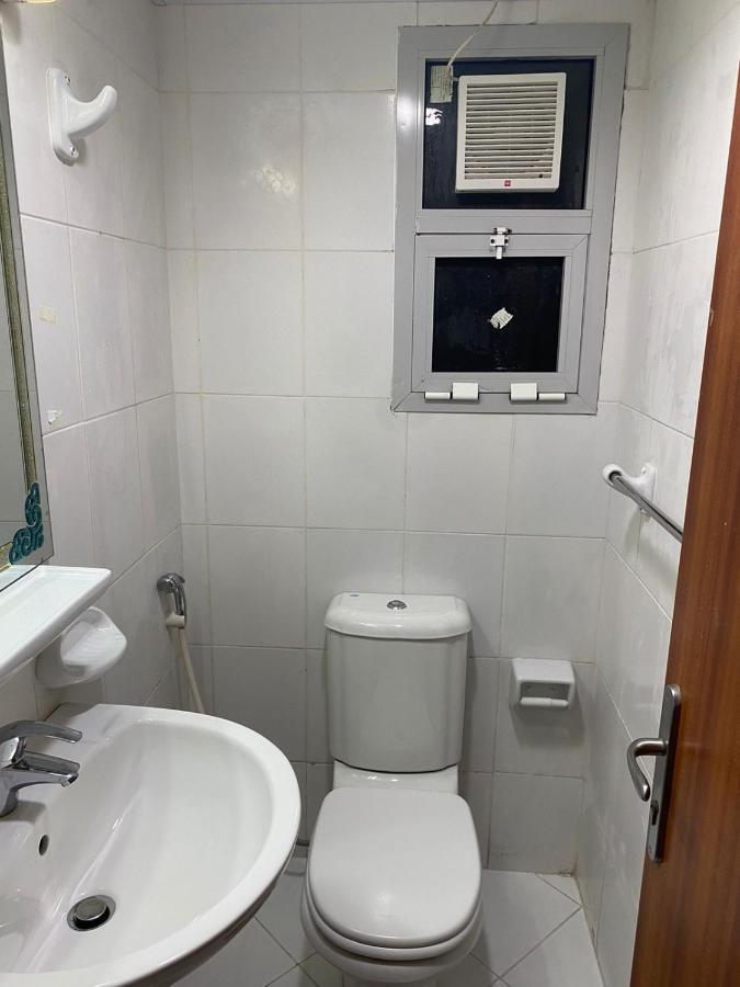 Sharing Motel Rooms Αμπού Ντάμπι Εξωτερικό φωτογραφία