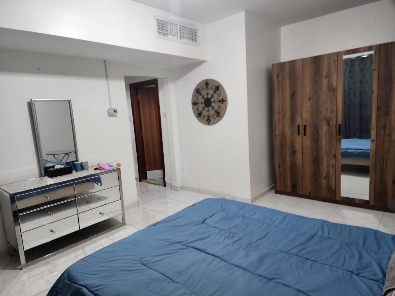 Sharing Motel Rooms Αμπού Ντάμπι Εξωτερικό φωτογραφία
